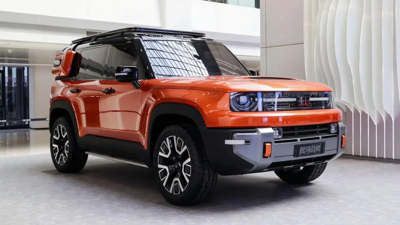 Geely Galaxy Cruiser SUV off-road para Reino Unido laranja estático