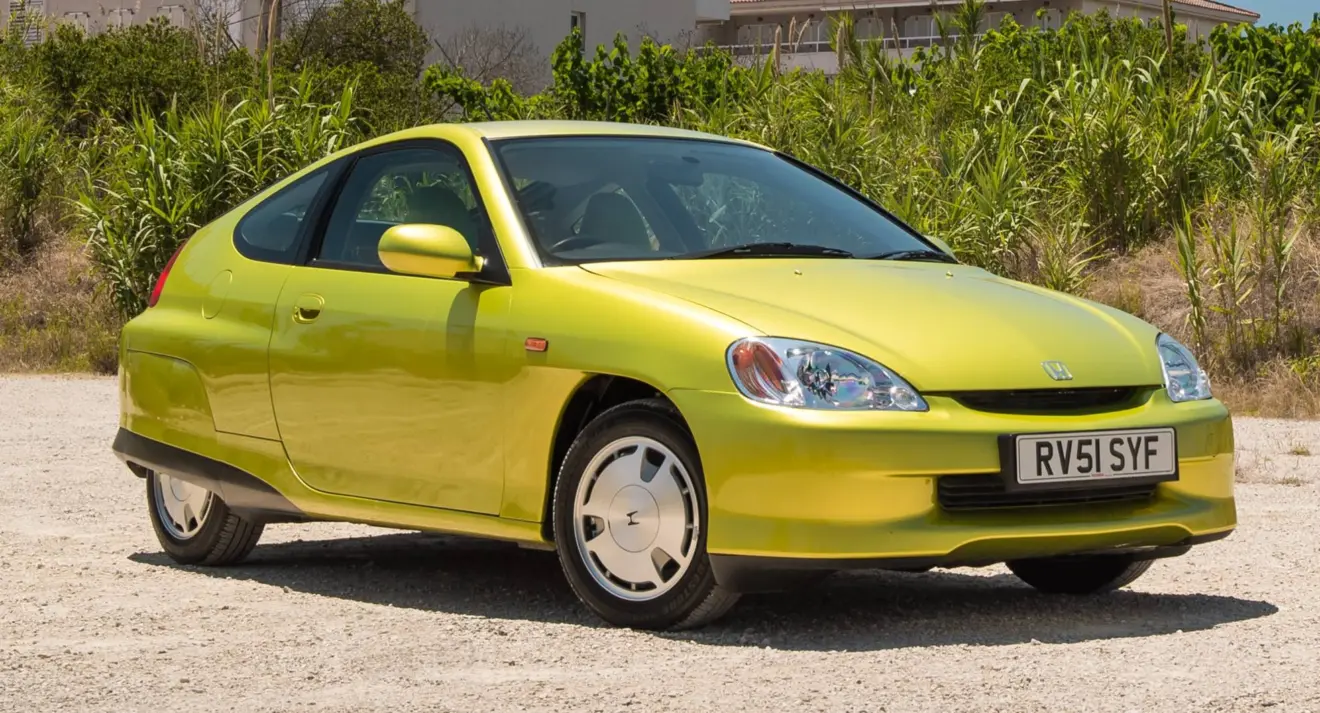 Honda Insight parado de frente 