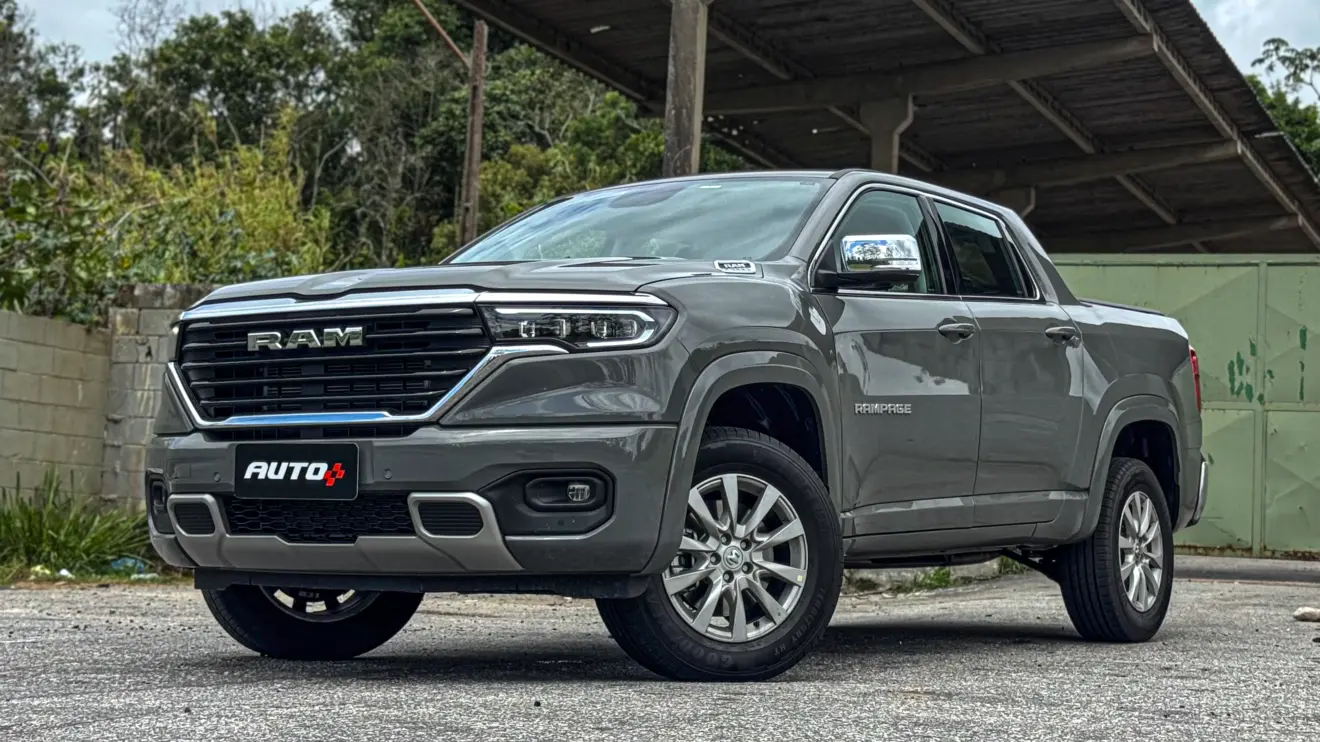 Ram Rampage Big Horn prateada estática para avaliação e teste