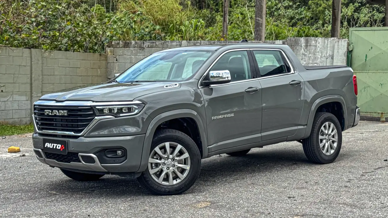 Ram Rampage Big Horn prateada estática para avaliação e teste