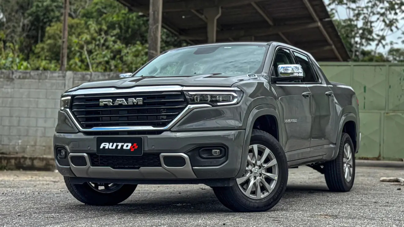 Ram Rampage Big Horn prateada estática para avaliação e teste