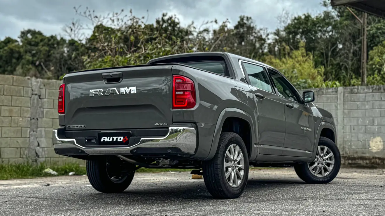 Ram Rampage Big Horn prateada estática para avaliação e teste