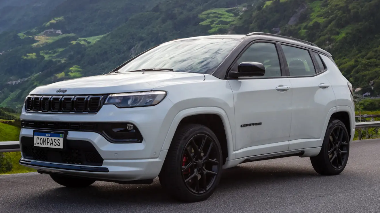 Jeep Compass Blackhawk flex branco visto de lado