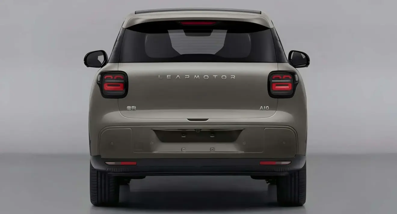 Leapmotor A10 Cinza parado de traseira