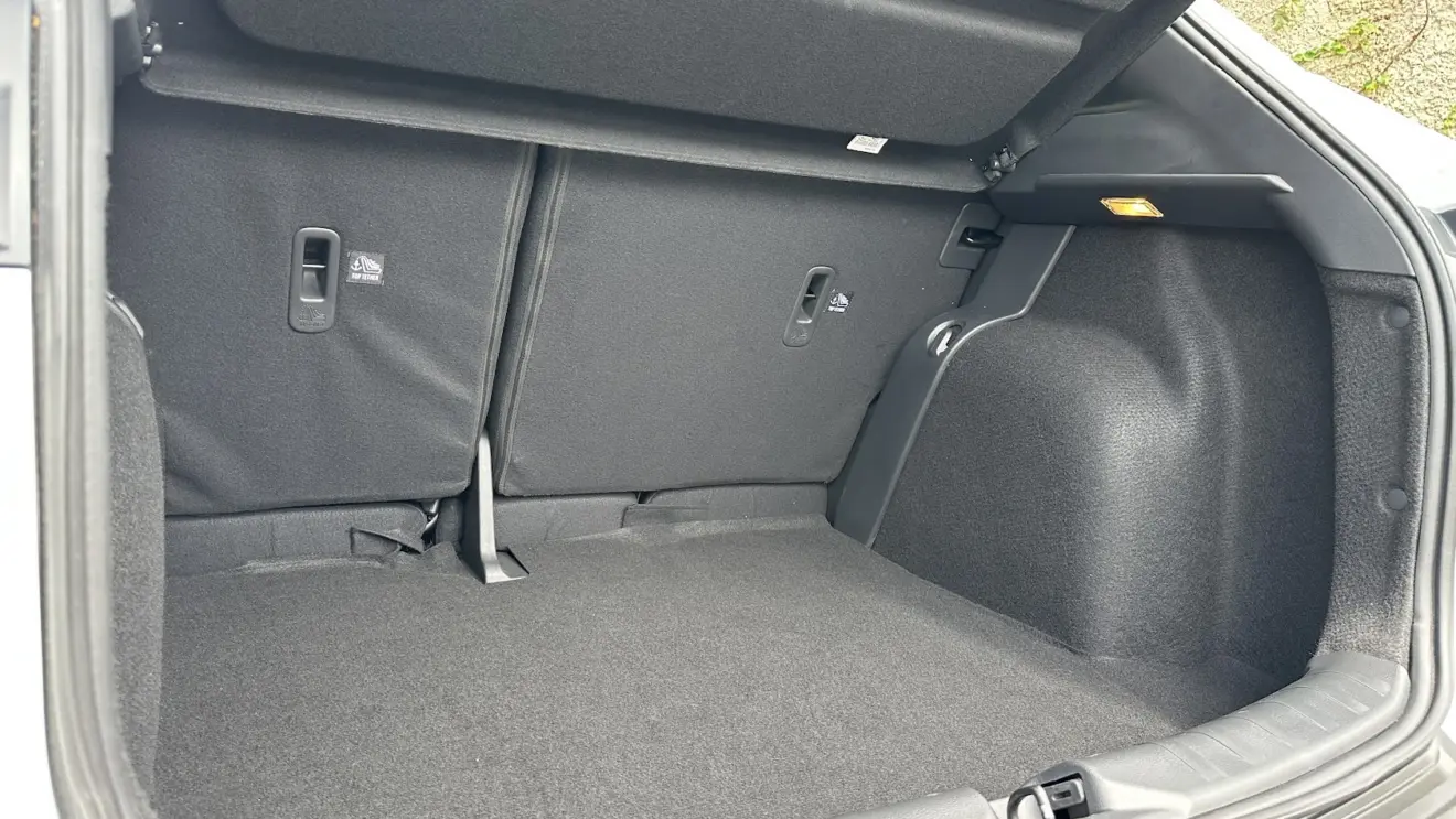 Porta-Malas do Nissan Kait Exclusive