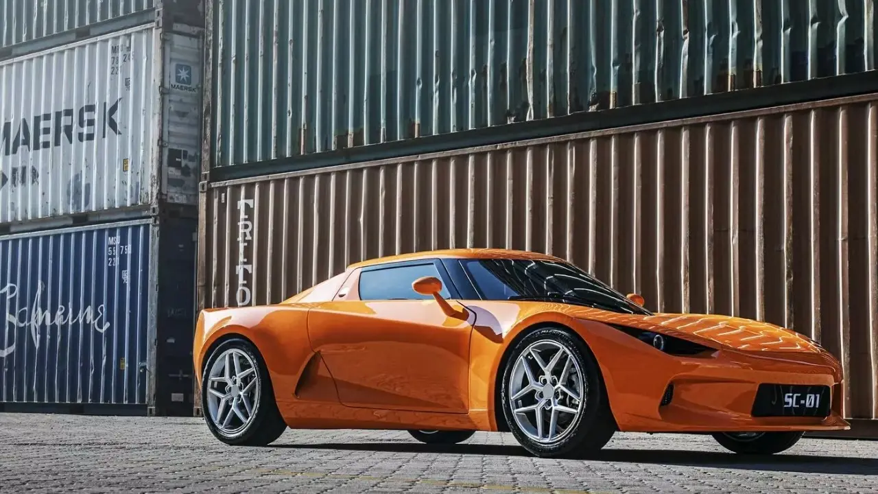 SC-01 esportivo elétrico chinês que vai estrear na Europa, na cor laranja estático