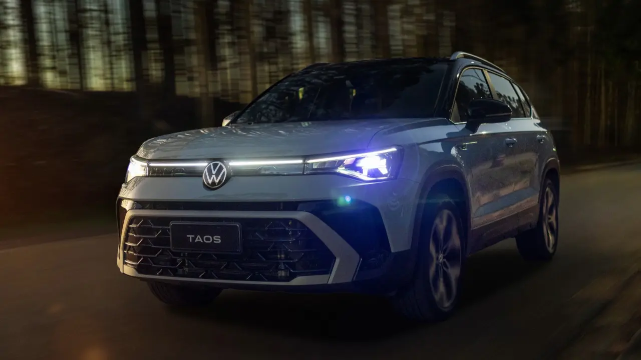 Volkswagen Taos 2026 em movimento
