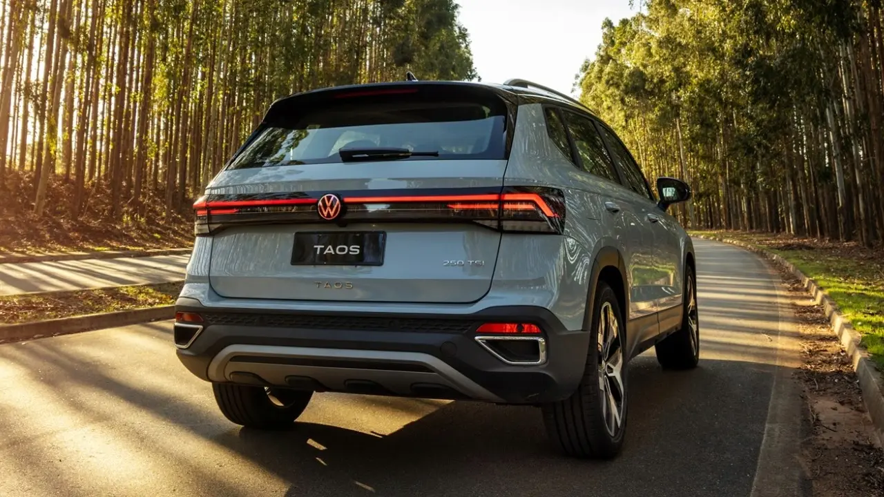 Volkswagen Taos 2026 em movimento