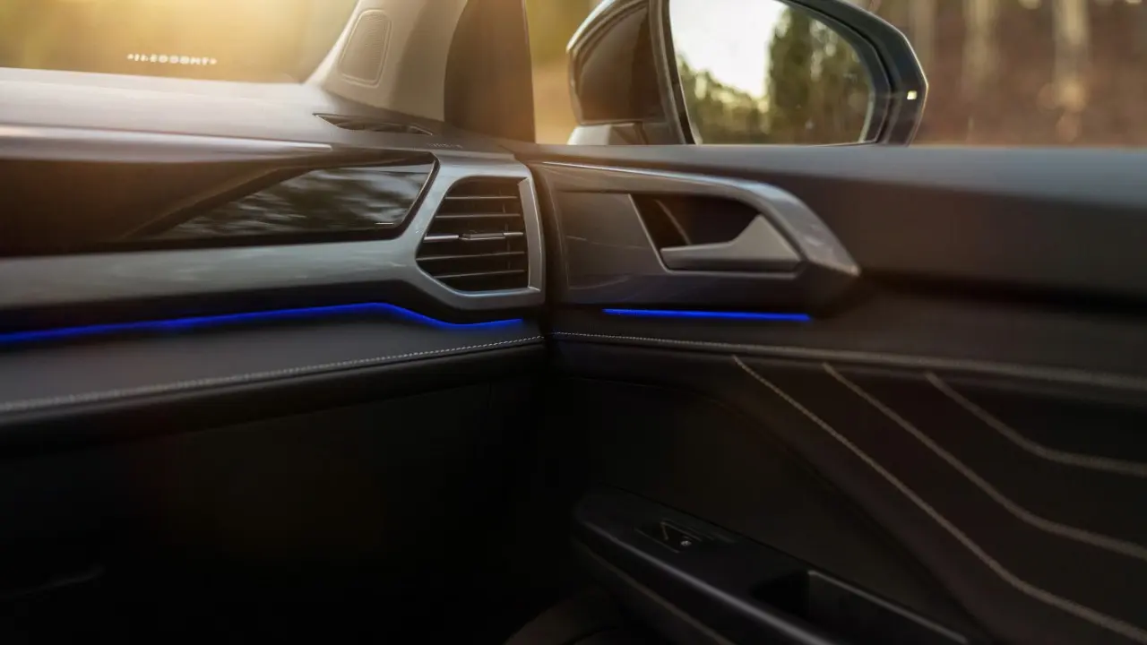 Volkswagen Taos 2026 em interior