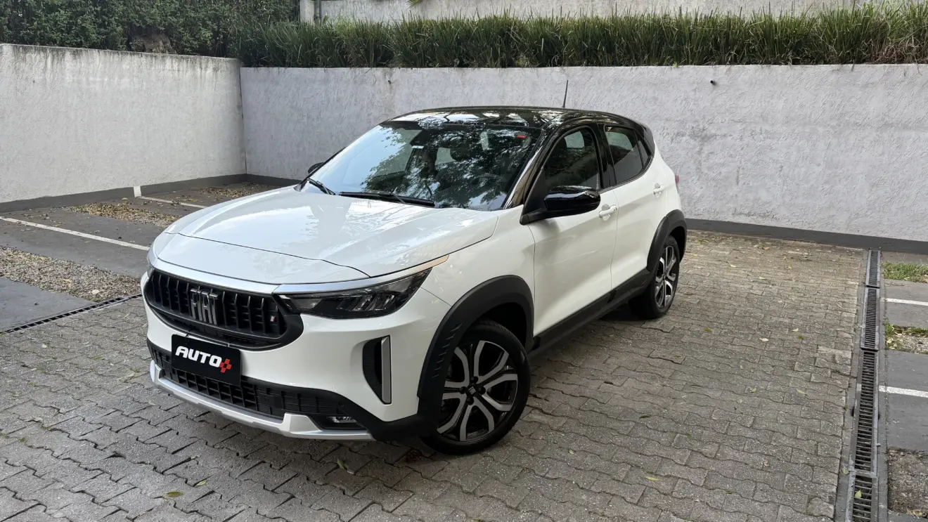 Fiat Pulse Impetus Hybrid branco visto de frente