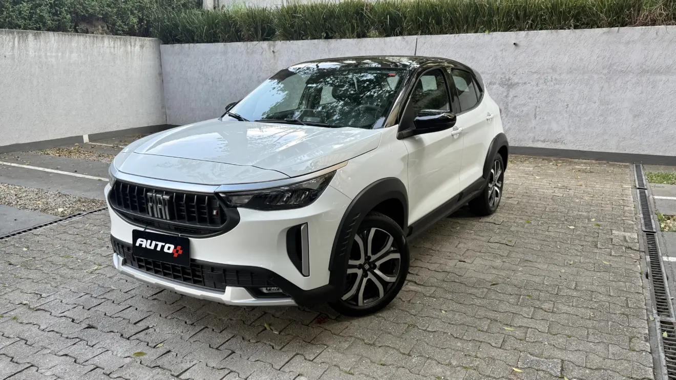 Fiat Pulse Impetus Hybrid branco visto de lado