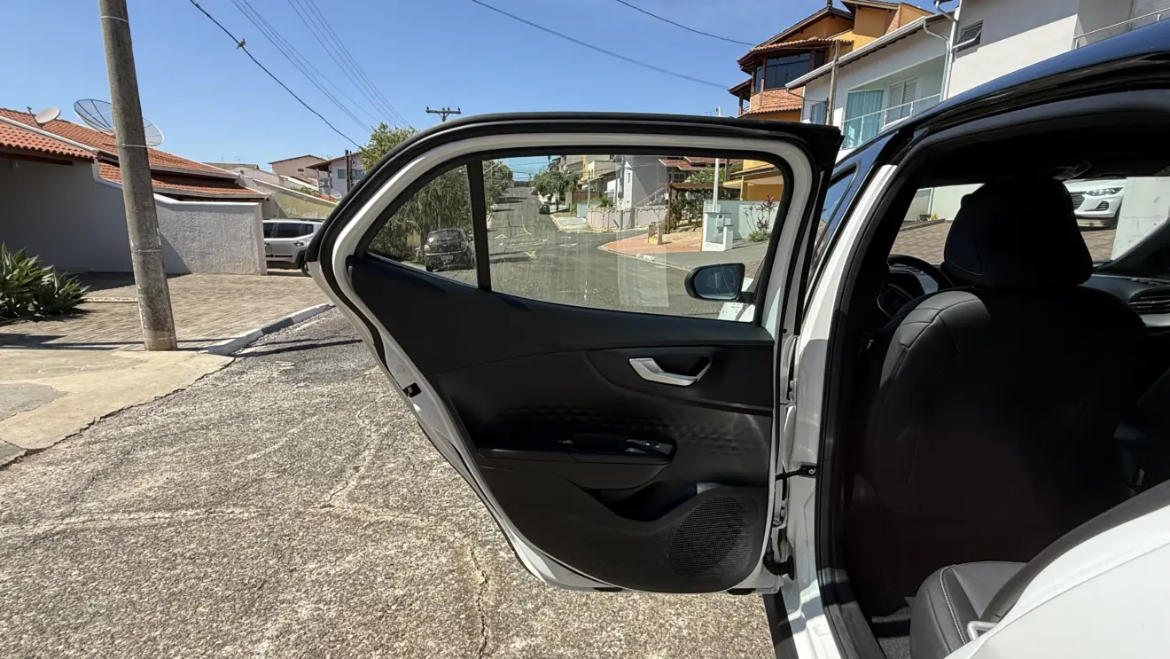 porta traseira do Fiat Pulse Impetus Hybrid