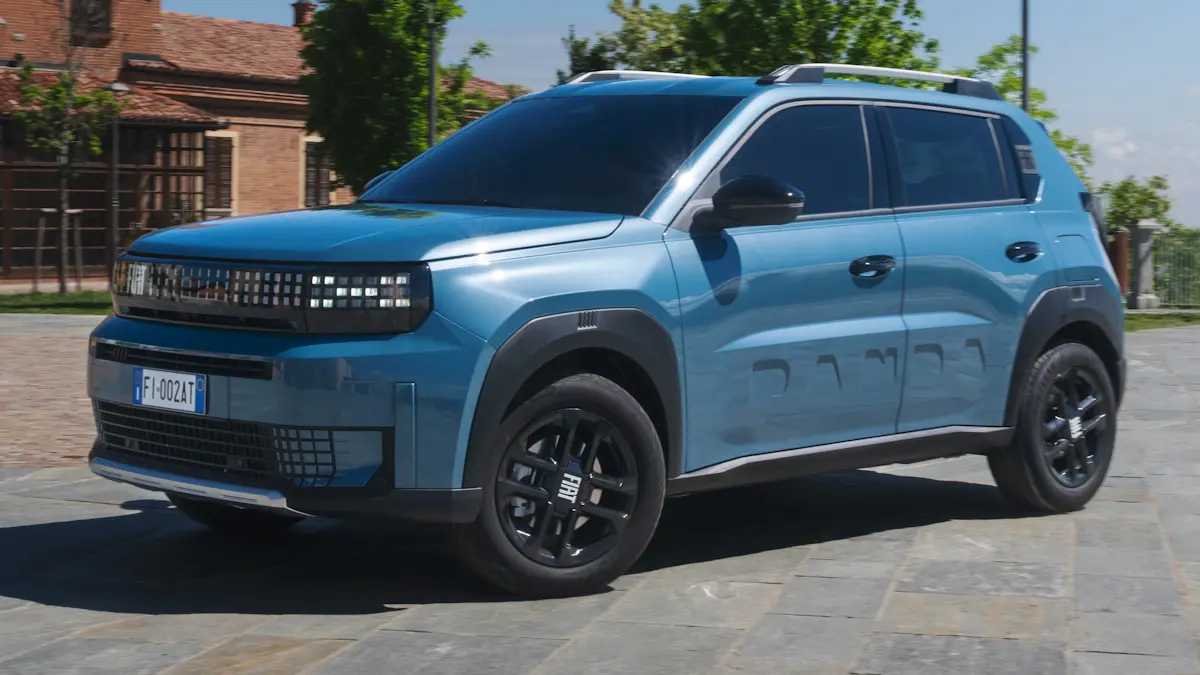 Fiat Grande Panda / novo Argo azul de frente