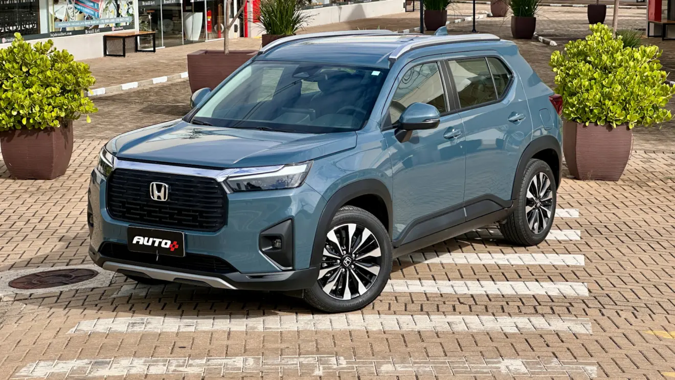 Honda WR-V EXL azul de frente em um shopping