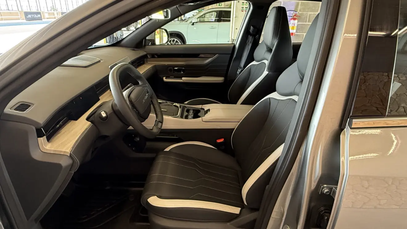 Interior do Jetour S06 Advance