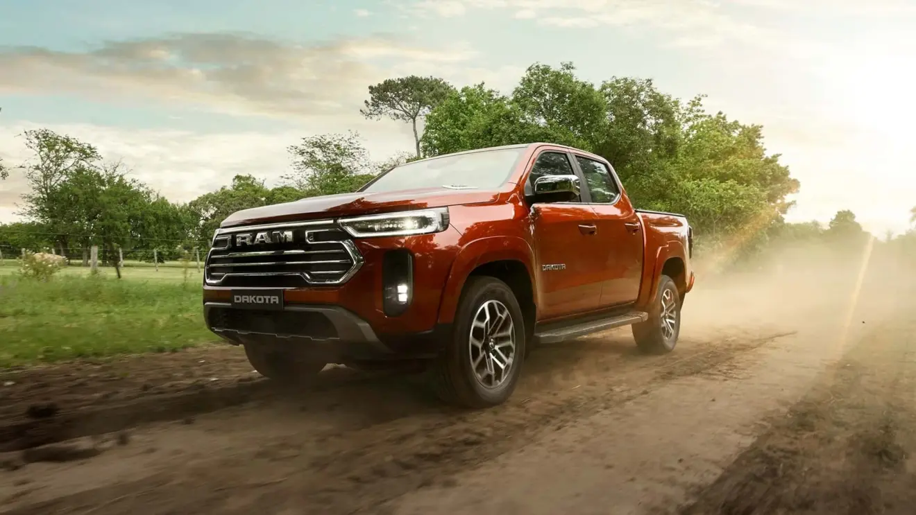 Ram Dakota Laramie vermelha