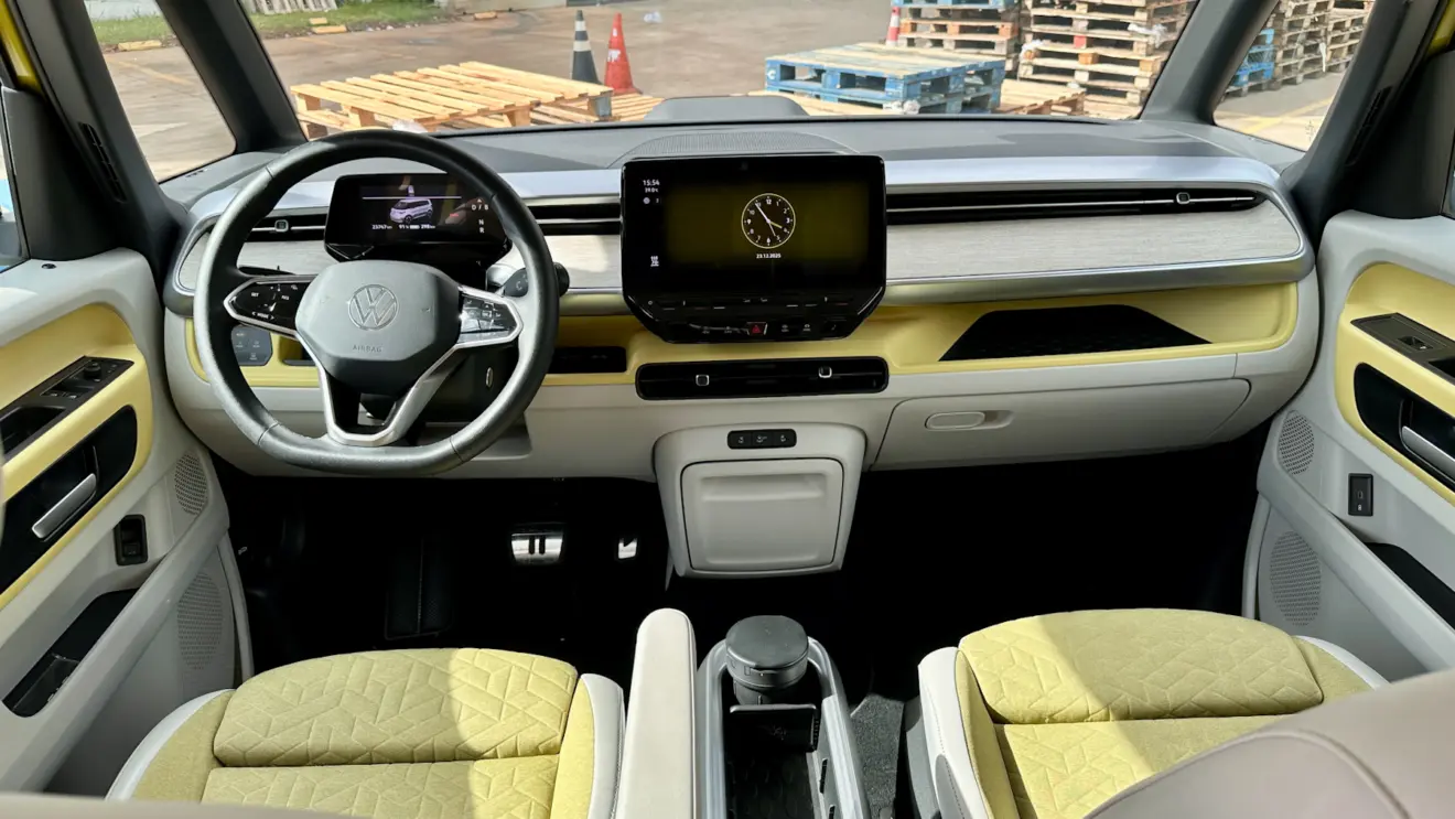 interior Volkswagen ID.Buzz kombi elétrica amarelo