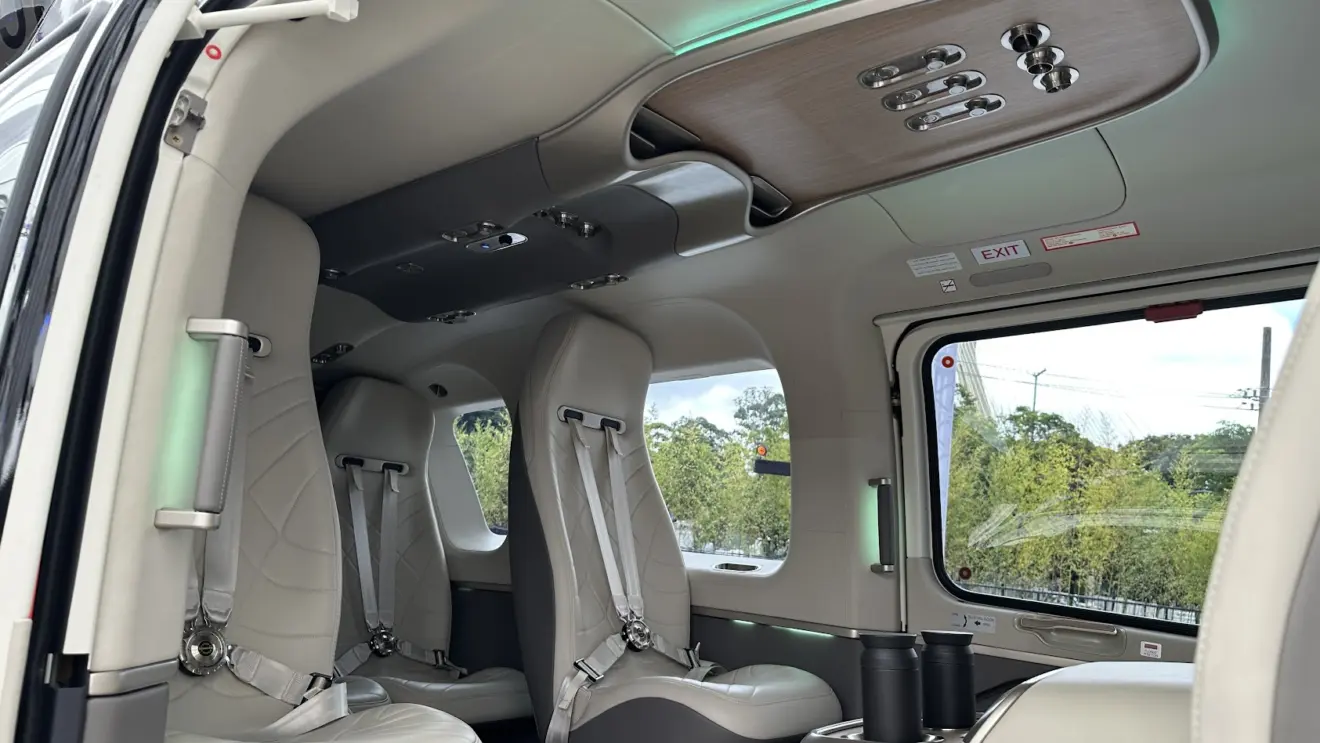 Cabine Mercedes-Benz do Airbus ACH145 Mercedes-Benz