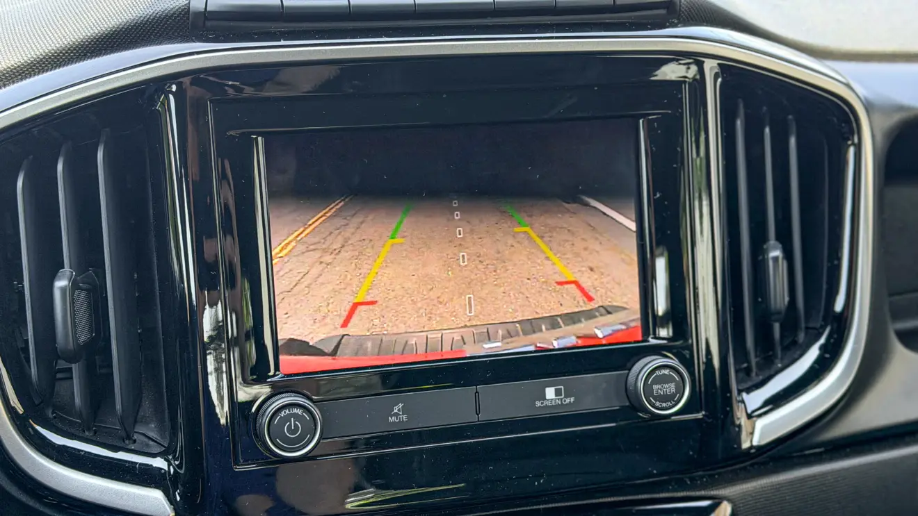 Interior da Fiat Strada Volcano 1.3 CVT