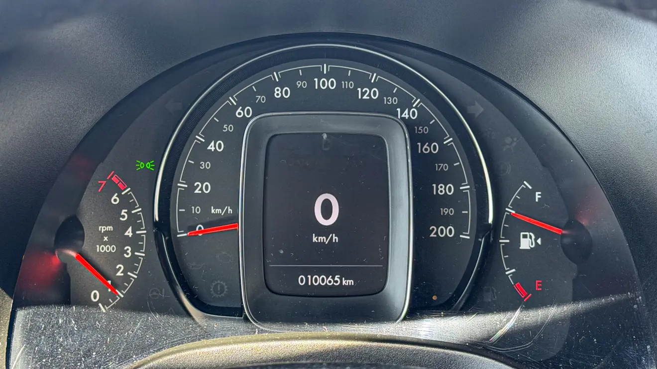 Interior da Fiat Strada Volcano 1.3 CVT