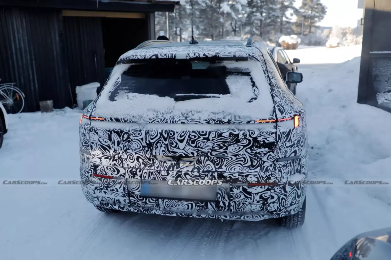 Parte de trás do protótipo da nova geração do Hyundai Bayon