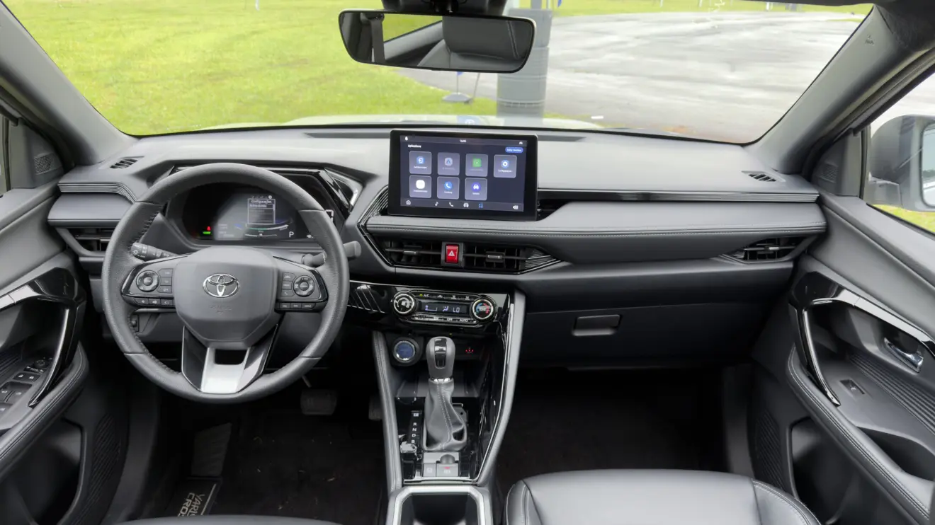 Toyota Yaris Cross XRX Hybrid interior