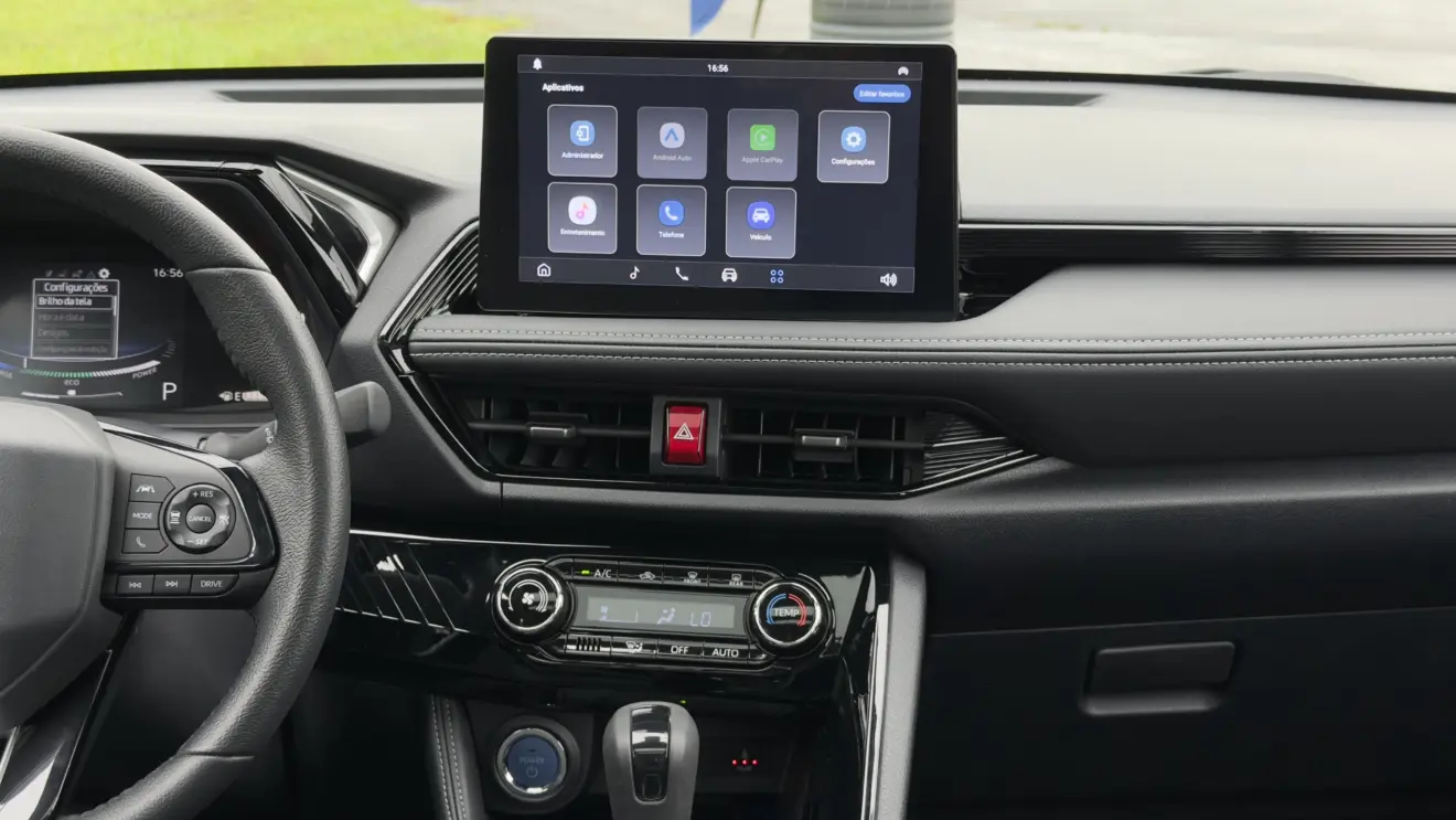 Toyota Yaris Cross XRX Hybrid interior