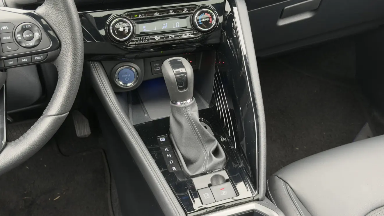 Toyota Yaris Cross XRX Hybrid interior