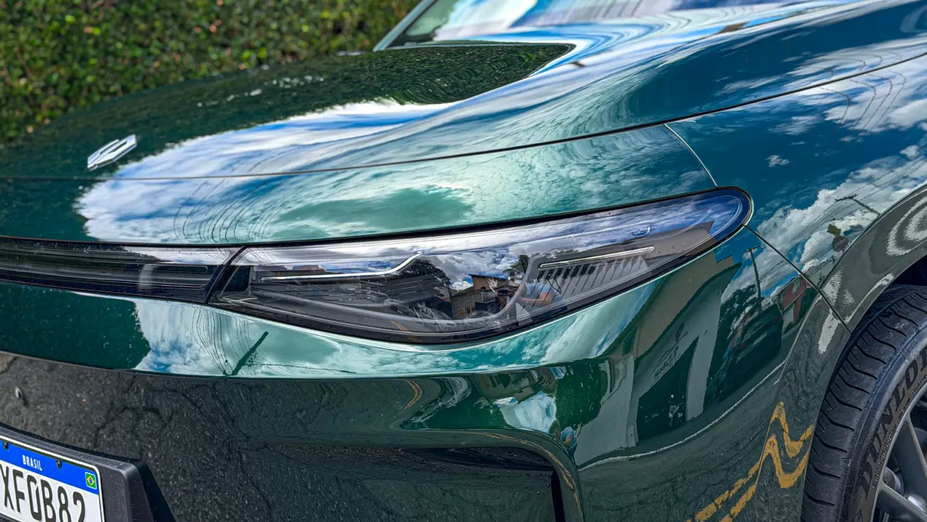 Leapmotor C10 BEV estático na cor verde