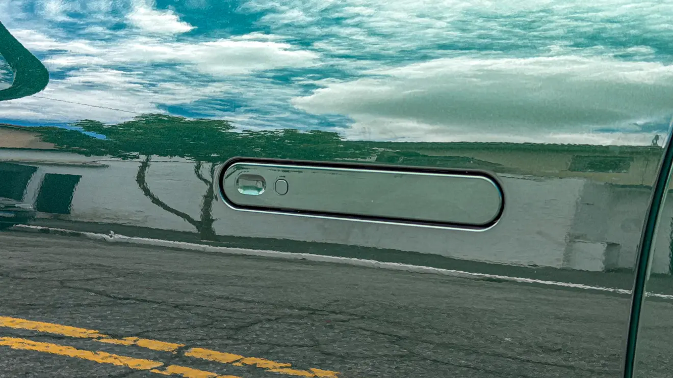 Leapmotor C10 BEV estático na cor verde