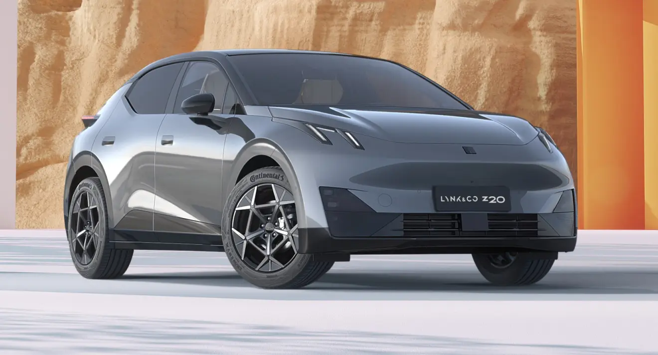 Lynk & Co Z20 cinza parado de frente