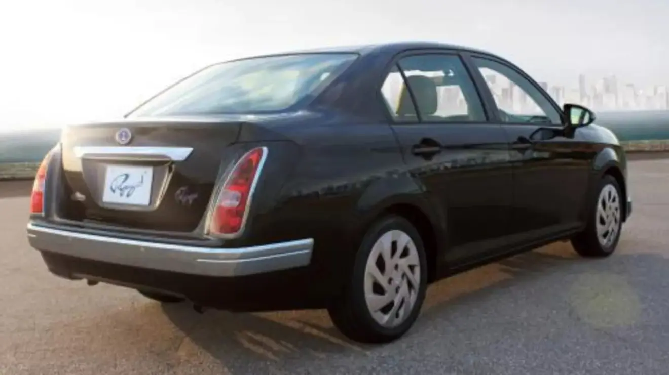 Mitsuoka Ryugi Final Edition preto visto de trás