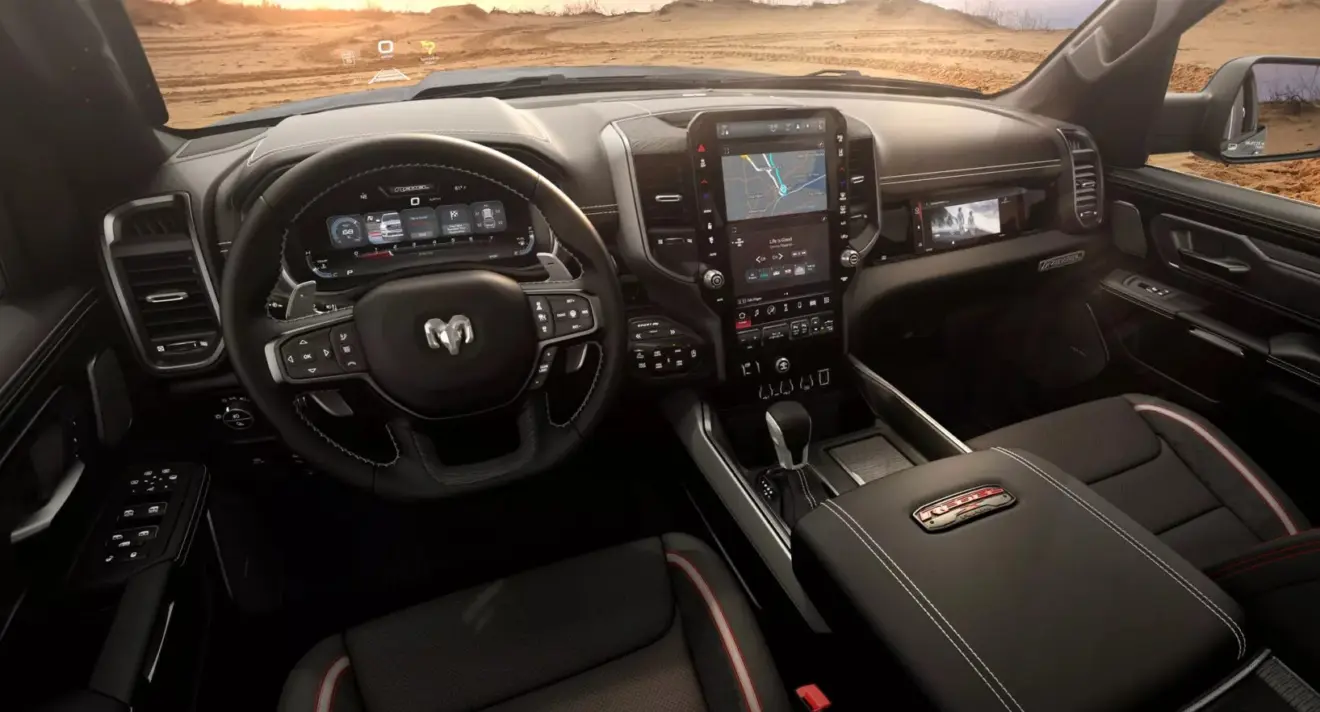Interior da caminhonete Ram Rebel X 
