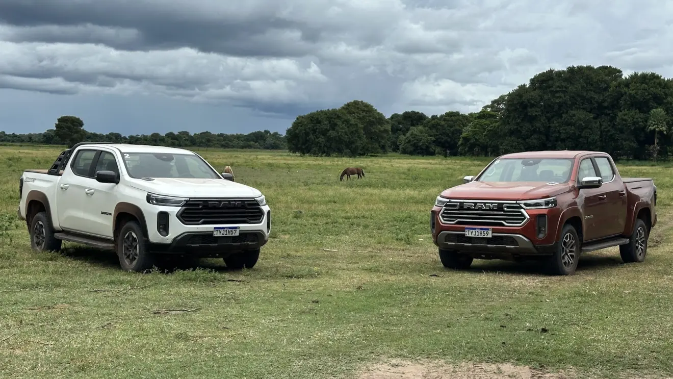 Ram Dakota Warlock e Laramie paradas de dianteira 