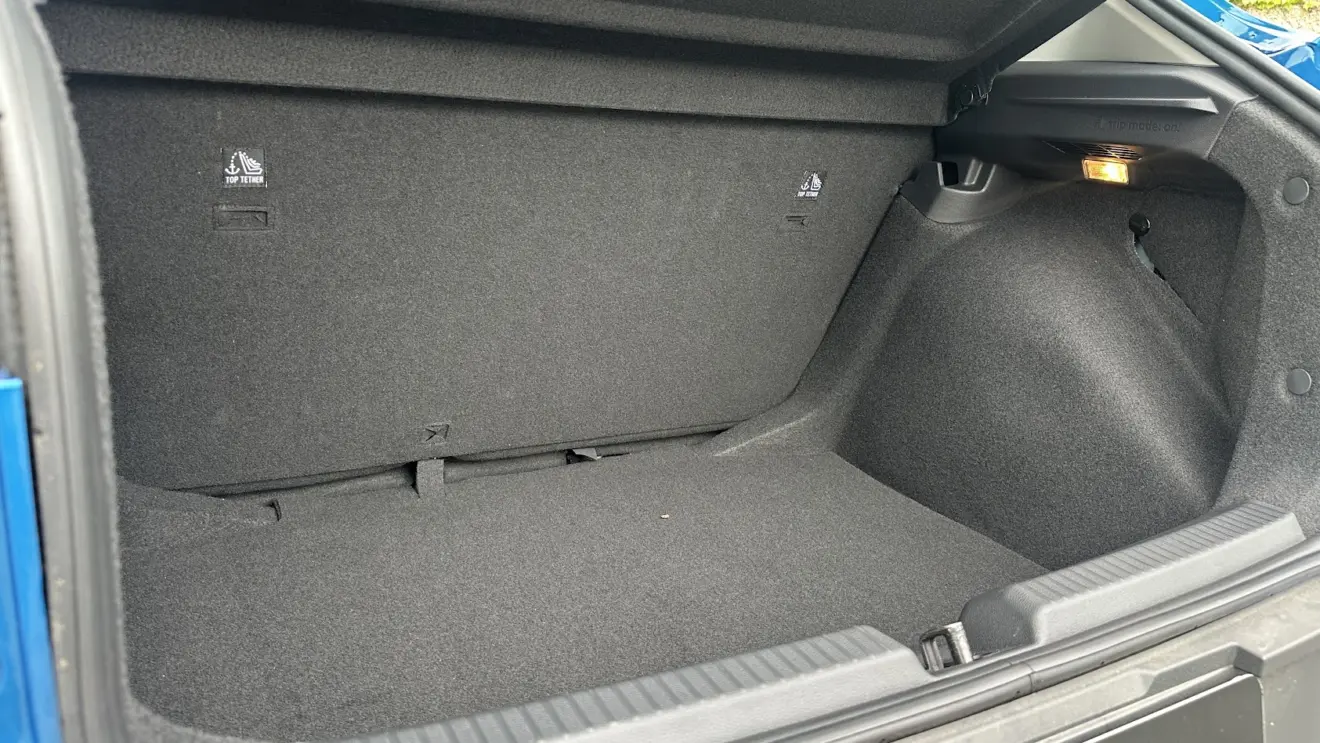 Porta-malas de 350 litros do Volkswagen Tera MPI