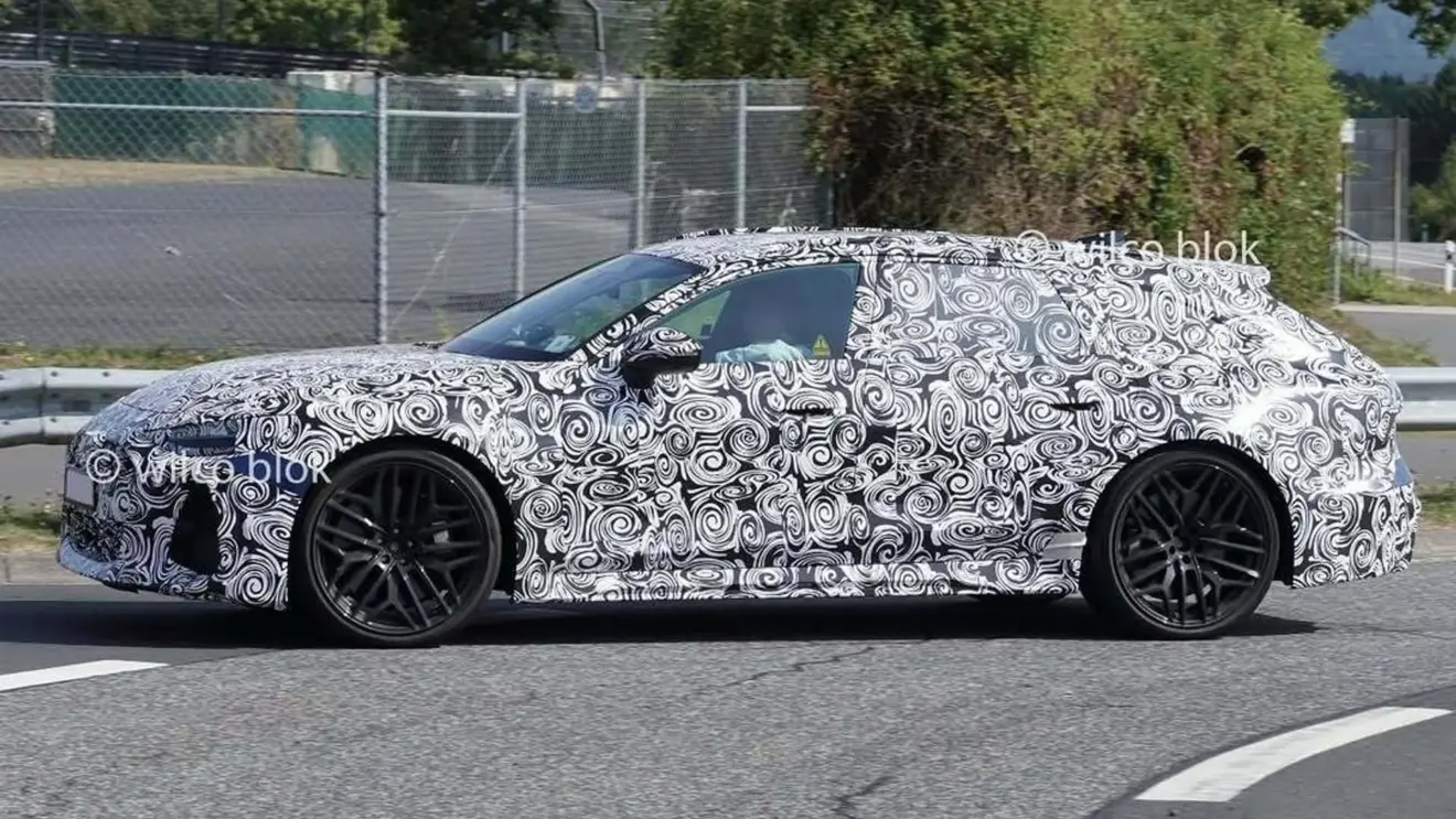 Protótipo da nova Audi RS6 Avant vista de lado