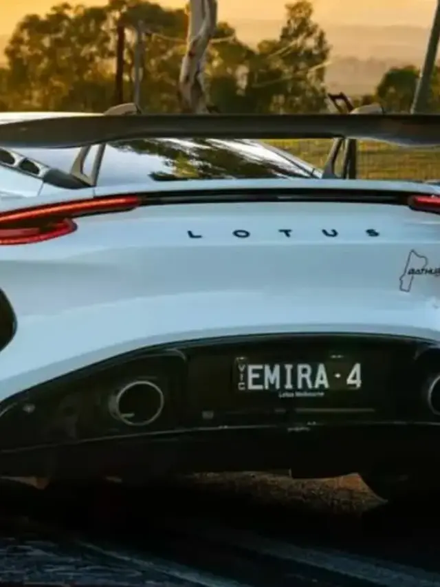 Lotus Emira Turbo Bathurst Edition branco visto de trás