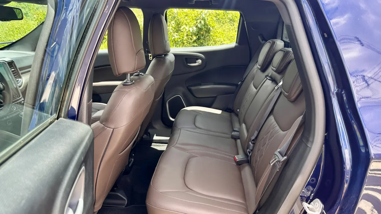 banco traseiro de couro marrom fiat toro ranch