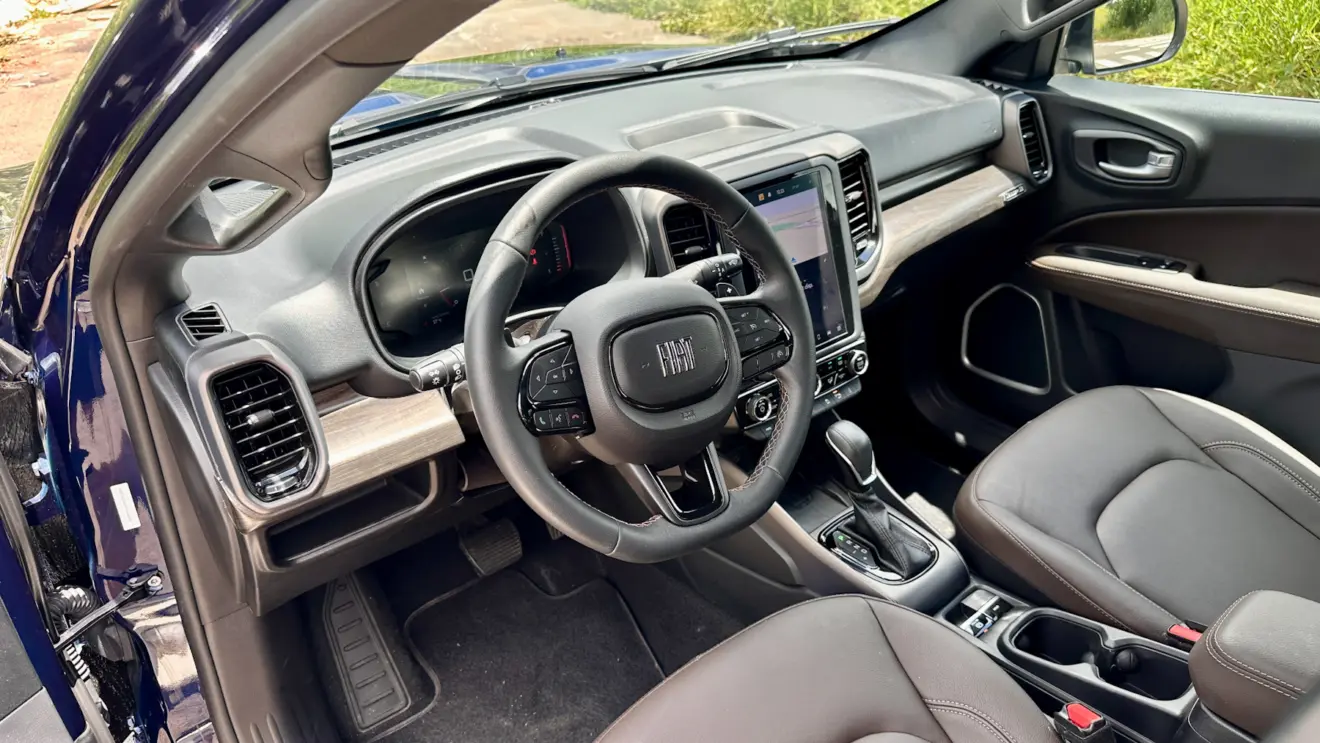 cabine Fiat Toro Ranch [Auto+ / João Brigato]