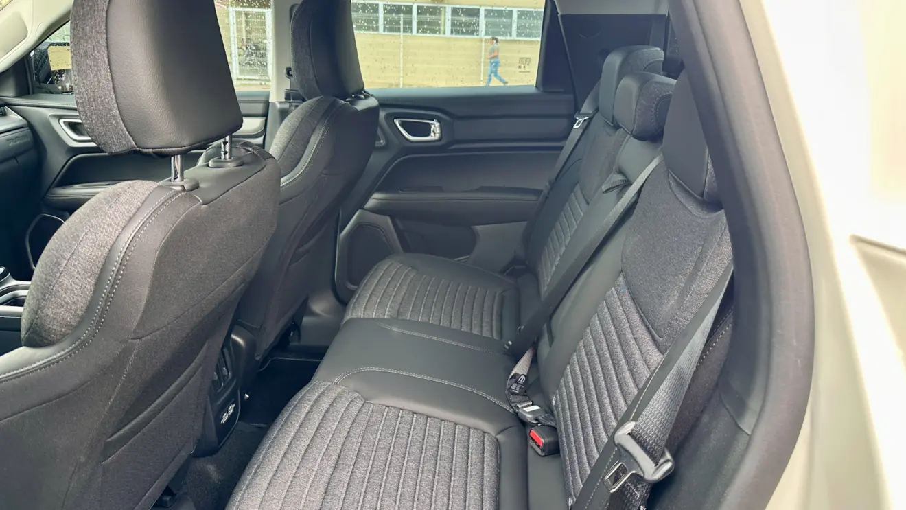 banco traseiro ram rampage big horn