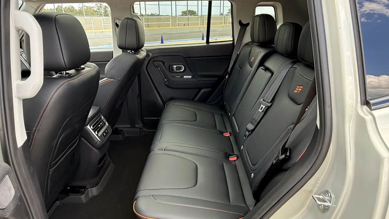 Interior traseiro do Jetour T1