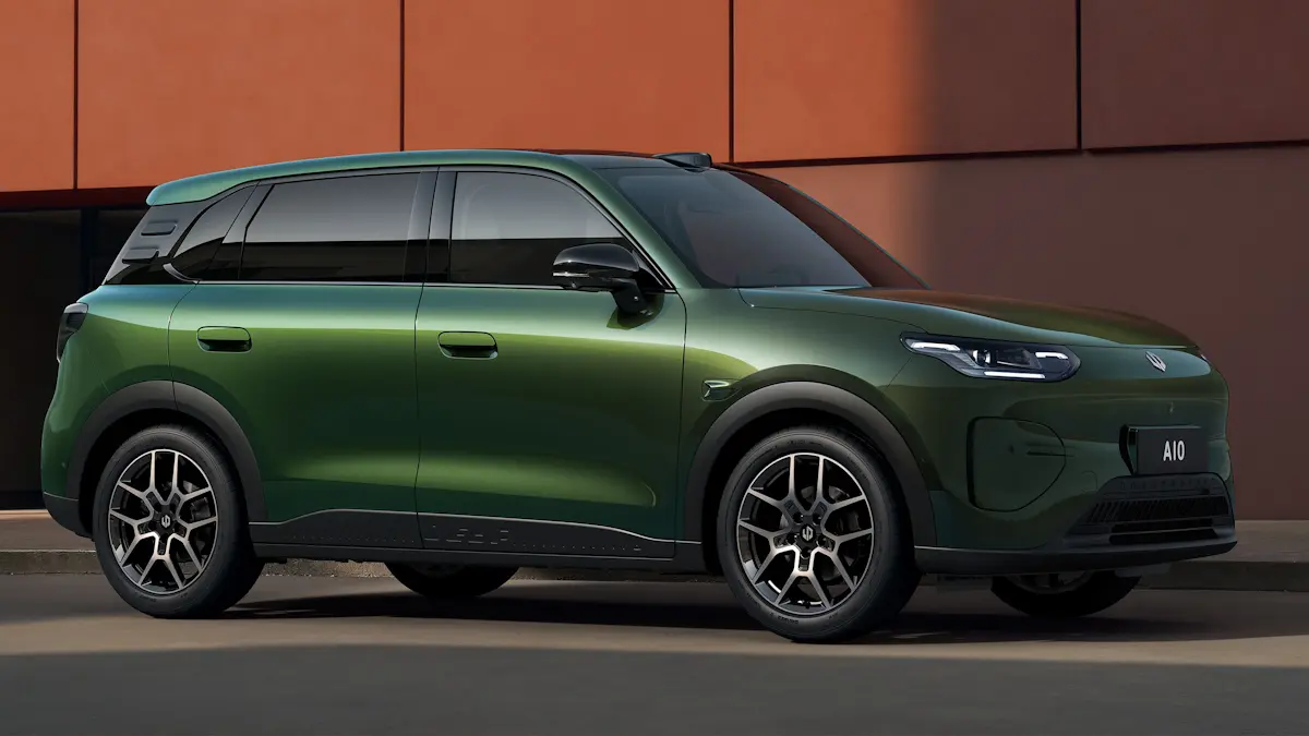 Leapmotor A10 verde de dianteira