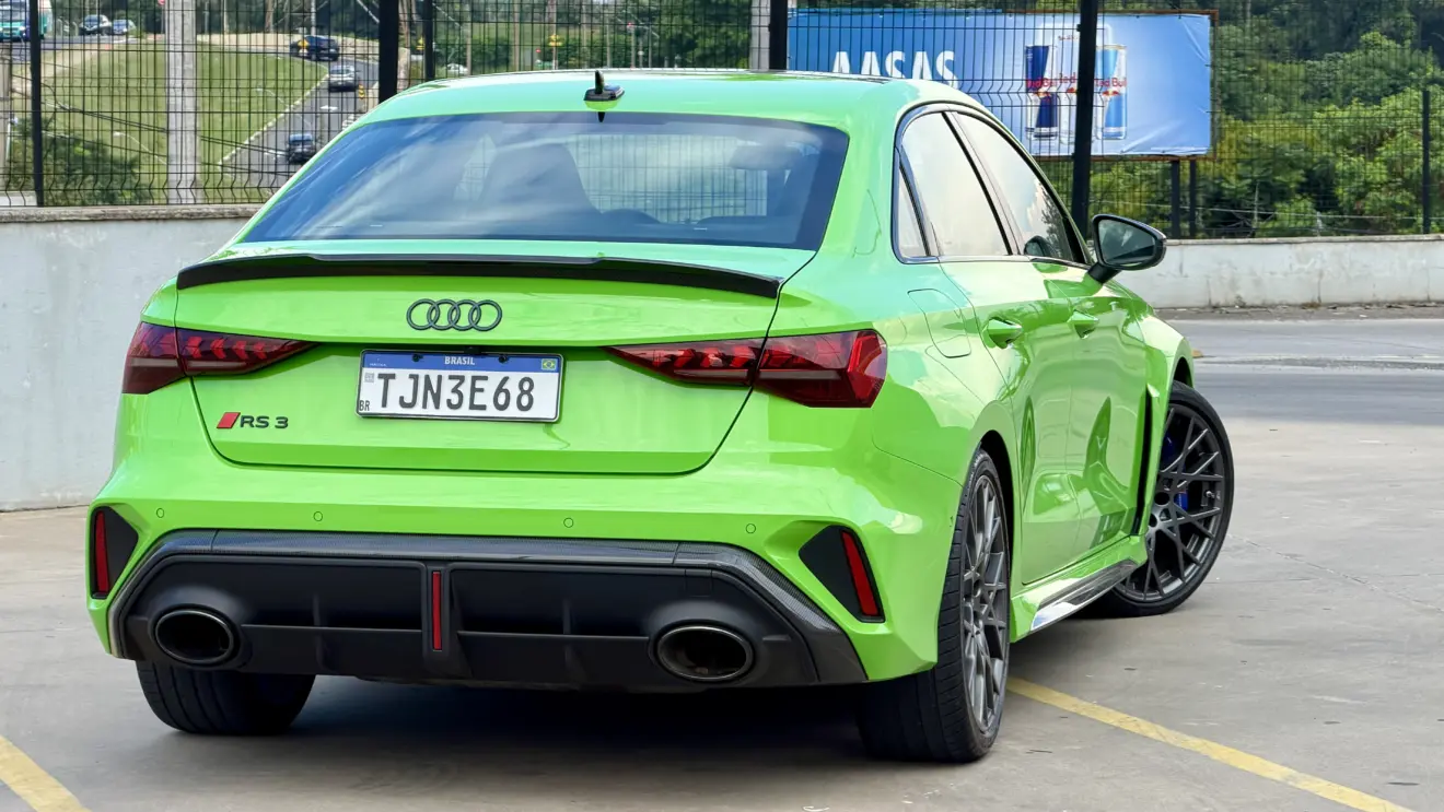 Audi RS3 Track verde de traseira