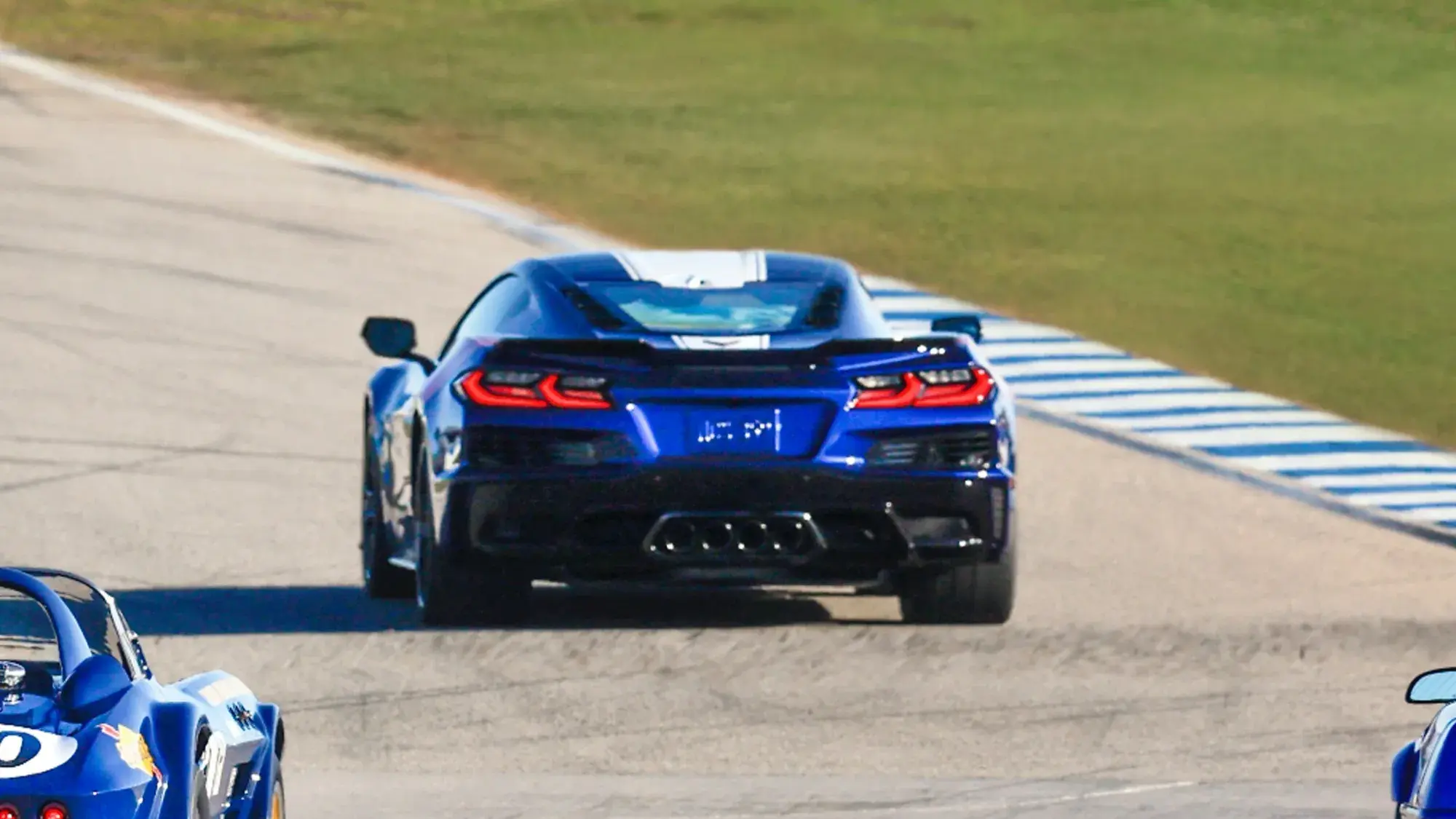 Corvette Grand Sport de volta ao mercado na cor azul