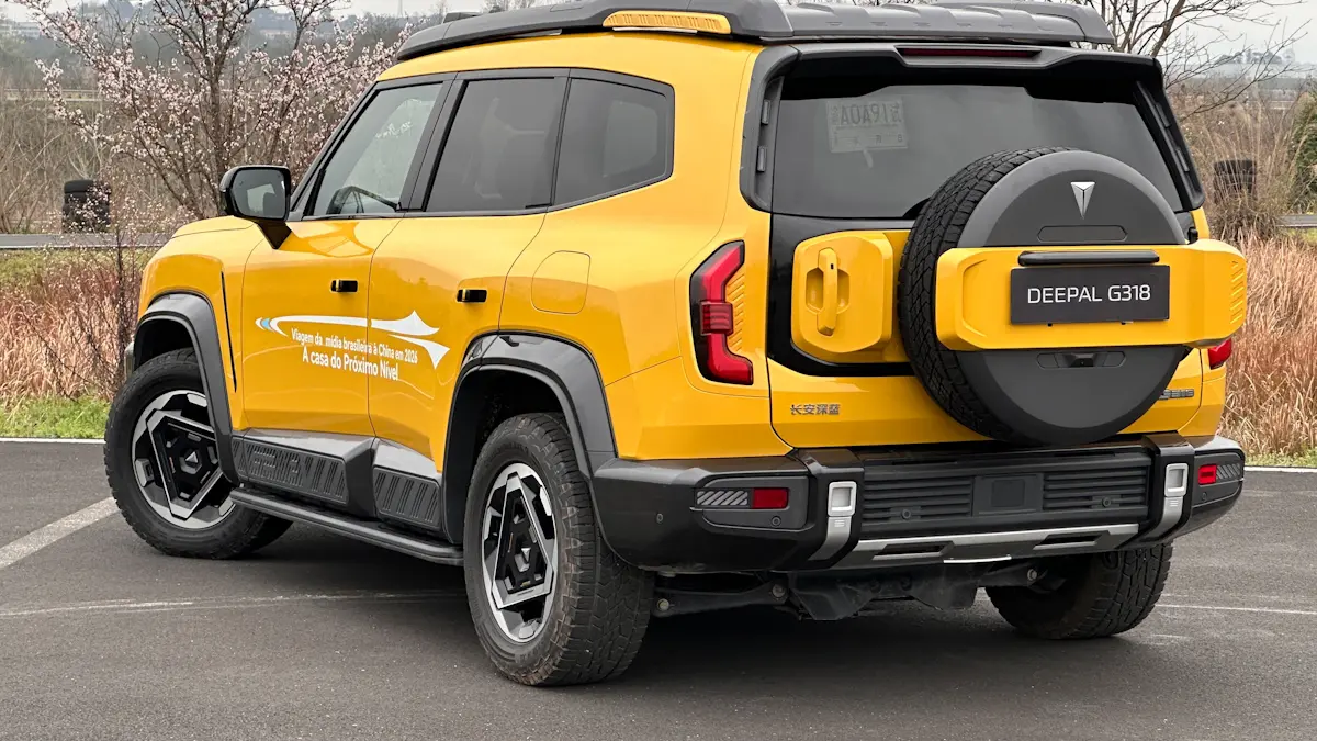 Changan Deepal G318 amarelo de traseira