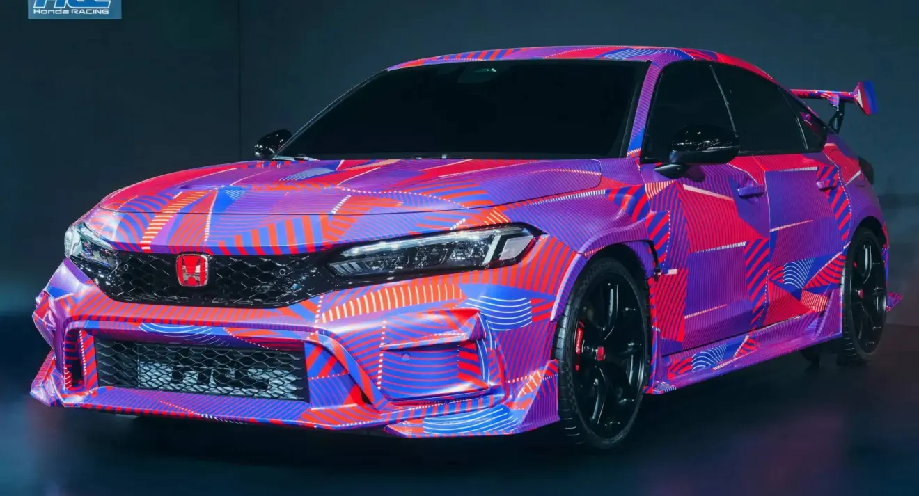 Honda Civic Type R HRC camuflado parado de dianteira 