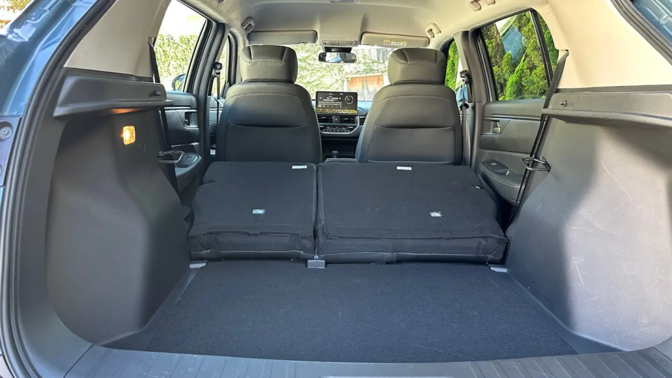 Porta-malas Honda WR-V EXL com os encostos rebatidos 