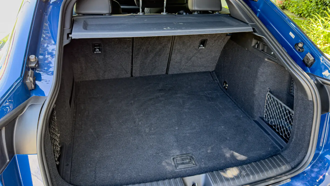 Audi SQ6 e-tron porta-malas