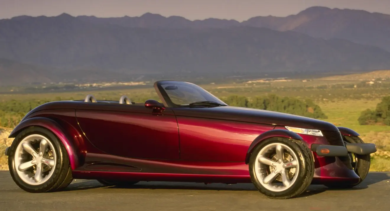 Plymouth Prowler parado de lateral 