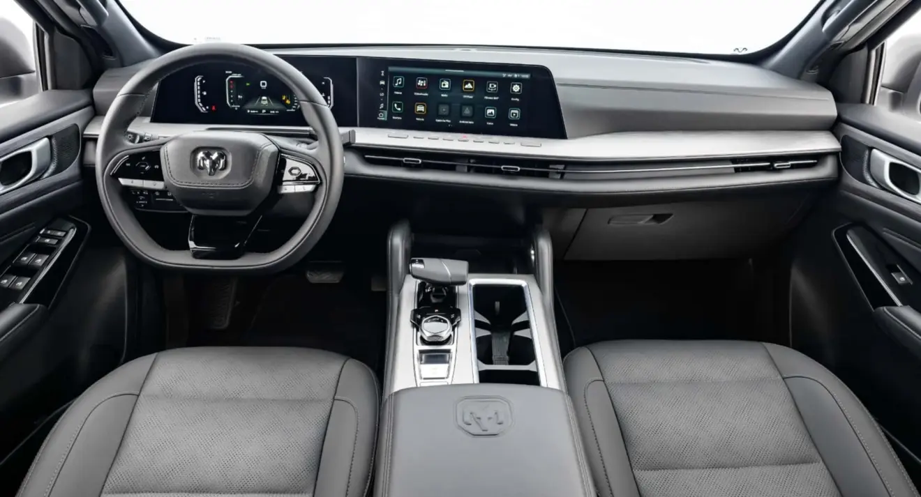 Interior da caminhonete Ram Dakota Big Horn 